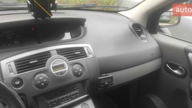 Рено Сценик, объемом двигателя 2 л и пробегом 300 тыс. км за 4900 $, фото 2 на Automoto.ua