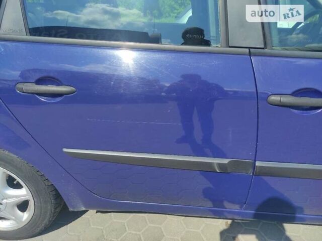 Рено Сценік, об'ємом двигуна 1.5 л та пробігом 200 тис. км за 4200 $, фото 7 на Automoto.ua