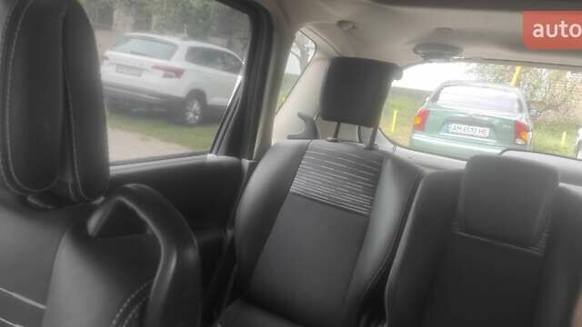 Рено Сценик, объемом двигателя 2 л и пробегом 300 тыс. км за 4900 $, фото 7 на Automoto.ua