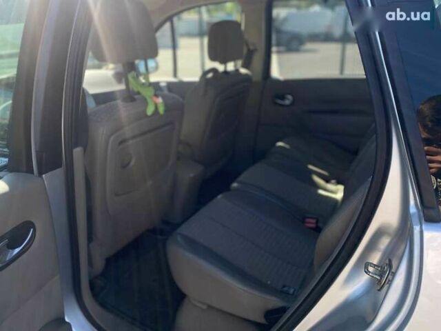 Рено Сценик, объемом двигателя 1.6 л и пробегом 248 тыс. км за 4490 $, фото 9 на Automoto.ua