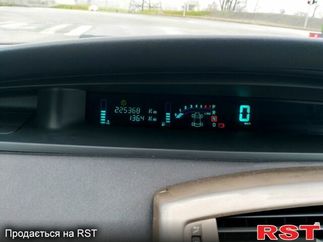 Рено Сценик, объемом двигателя 2 л и пробегом 230 тыс. км за 5850 $, фото 8 на Automoto.ua