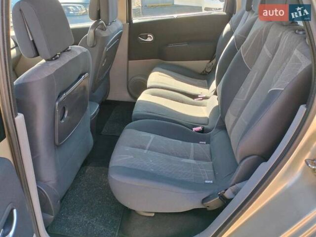 Рено Сценик, объемом двигателя 1.6 л и пробегом 235 тыс. км за 5200 $, фото 8 на Automoto.ua