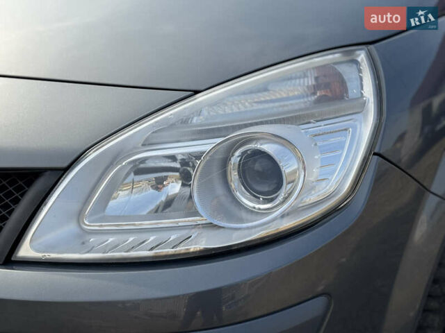 Рено Сценик, объемом двигателя 2 л и пробегом 156 тыс. км за 4750 $, фото 4 на Automoto.ua
