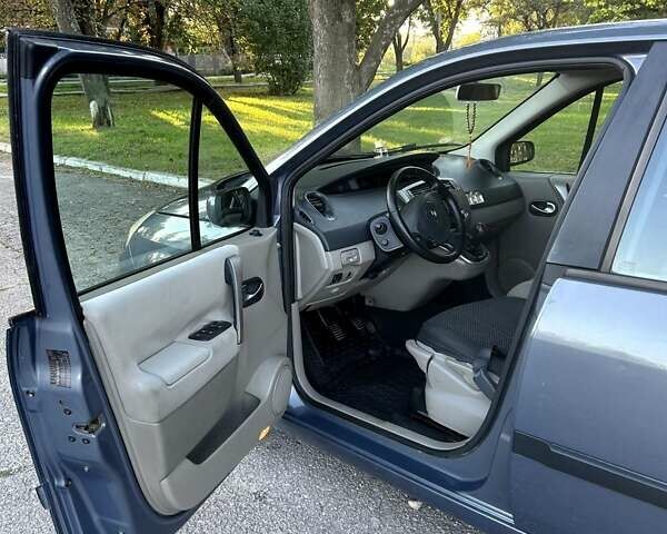 Рено Сценик, объемом двигателя 1.6 л и пробегом 228 тыс. км за 4500 $, фото 10 на Automoto.ua