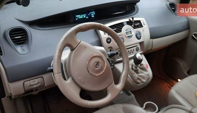 Рено Сценик, объемом двигателя 2 л и пробегом 214 тыс. км за 5100 $, фото 4 на Automoto.ua