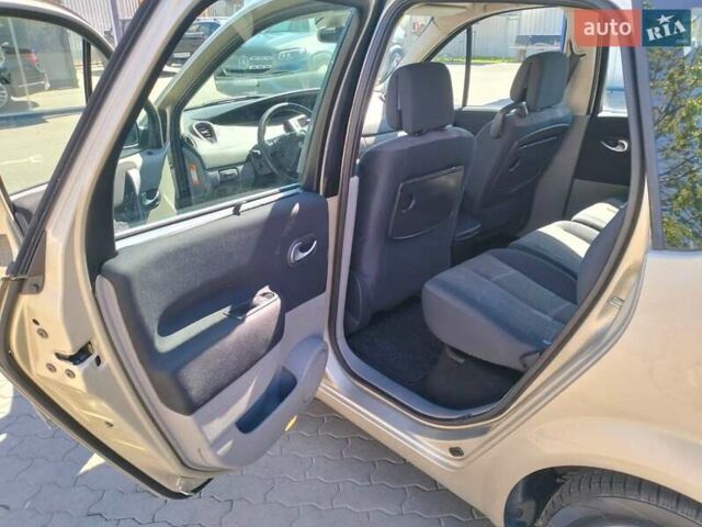 Рено Сценик, объемом двигателя 1.6 л и пробегом 235 тыс. км за 5200 $, фото 11 на Automoto.ua