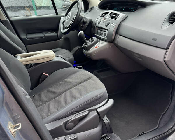 Рено Сценик, объемом двигателя 2 л и пробегом 156 тыс. км за 4750 $, фото 28 на Automoto.ua