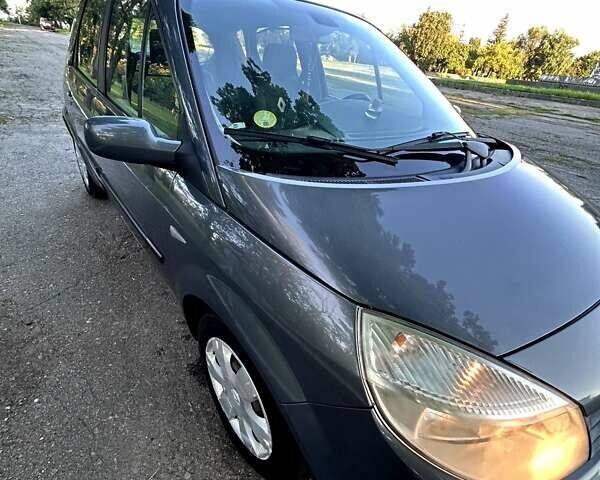 Рено Сценик, объемом двигателя 1.6 л и пробегом 228 тыс. км за 4500 $, фото 2 на Automoto.ua