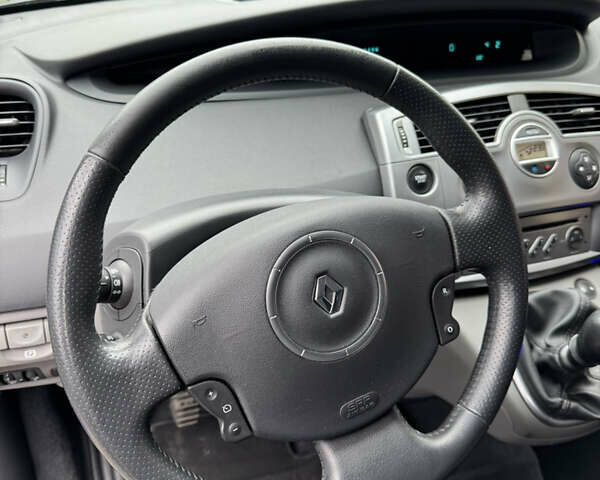 Рено Сценик, объемом двигателя 2 л и пробегом 156 тыс. км за 4750 $, фото 23 на Automoto.ua