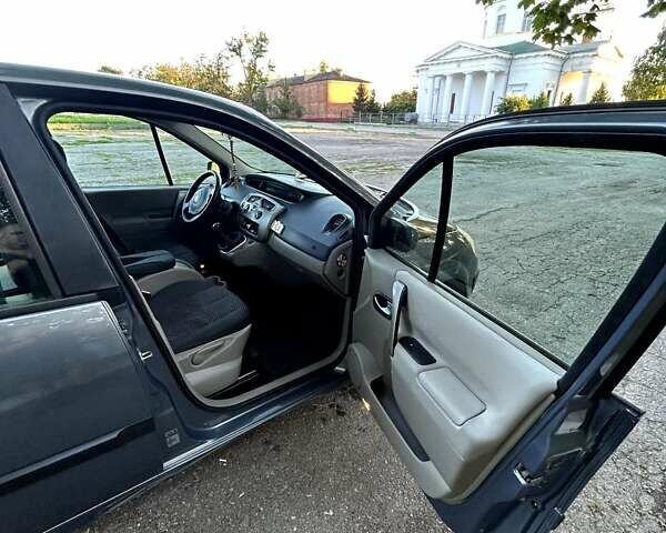 Рено Сценик, объемом двигателя 1.6 л и пробегом 228 тыс. км за 4500 $, фото 12 на Automoto.ua