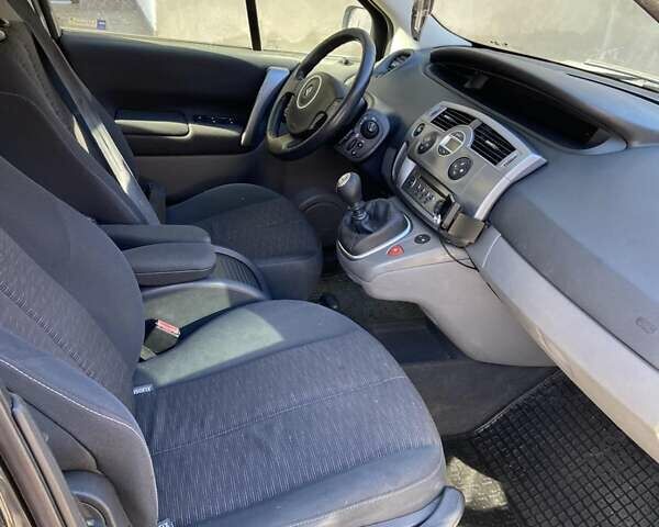 Рено Сценик, объемом двигателя 1.5 л и пробегом 250 тыс. км за 4800 $, фото 7 на Automoto.ua