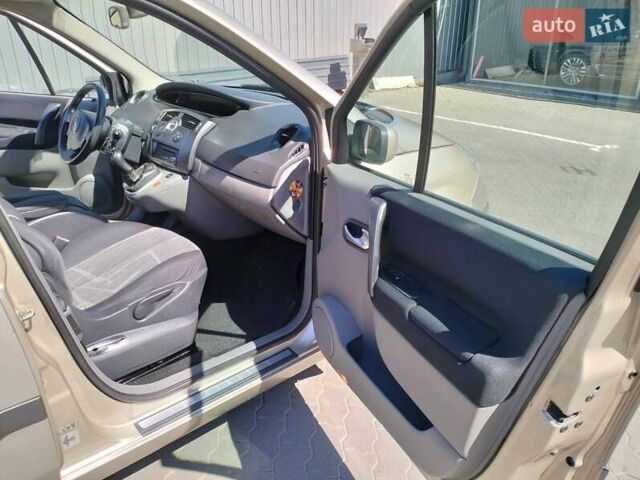 Рено Сценик, объемом двигателя 1.6 л и пробегом 235 тыс. км за 5200 $, фото 15 на Automoto.ua