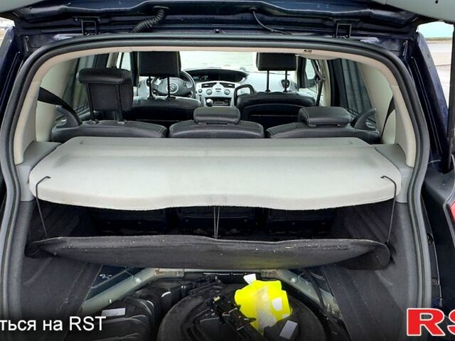 Рено Сценик, объемом двигателя 16 л и пробегом 260 тыс. км за 5500 $, фото 4 на Automoto.ua