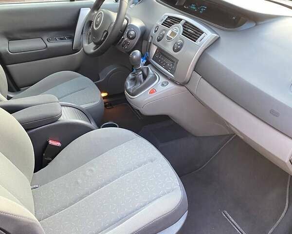 Рено Сценік, об'ємом двигуна 1.6 л та пробігом 210 тис. км за 5590 $, фото 41 на Automoto.ua
