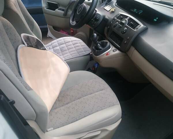 Рено Сценик, объемом двигателя 1.5 л и пробегом 261 тыс. км за 4700 $, фото 17 на Automoto.ua