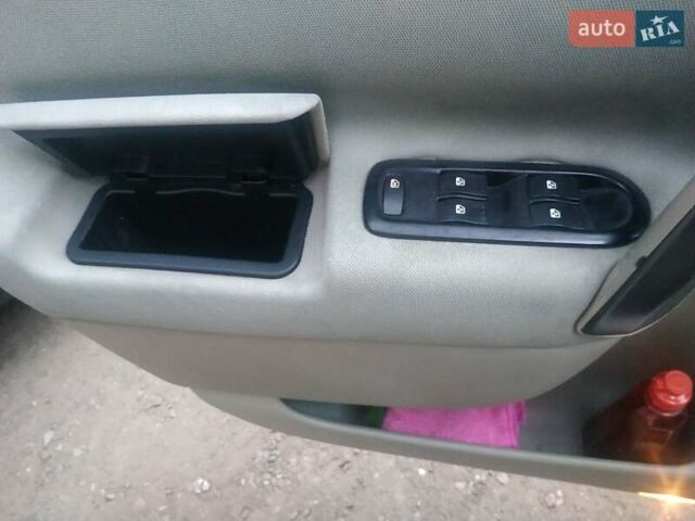 Рено Сценик, объемом двигателя 1.5 л и пробегом 261 тыс. км за 4700 $, фото 29 на Automoto.ua