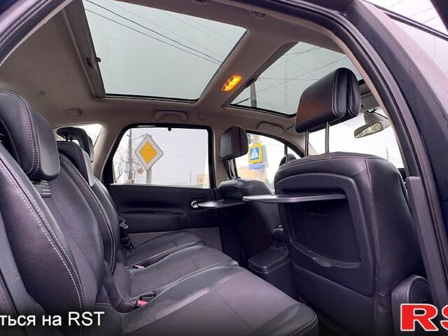 Рено Сценик, объемом двигателя 16 л и пробегом 260 тыс. км за 5500 $, фото 11 на Automoto.ua