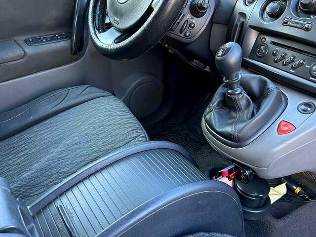 Рено Сценік, об'ємом двигуна 16 л та пробігом 290 тис. км за 5600 $, фото 5 на Automoto.ua