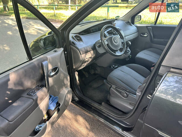 Рено Сценик, объемом двигателя 1.6 л и пробегом 167 тыс. км за 4699 $, фото 12 на Automoto.ua