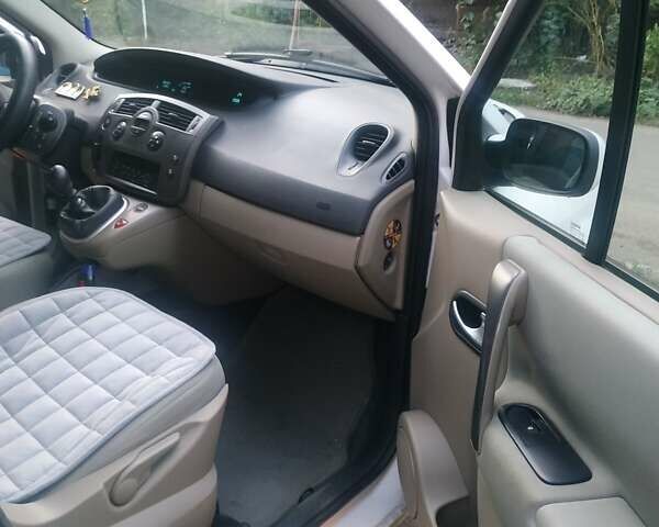Рено Сценик, объемом двигателя 1.5 л и пробегом 261 тыс. км за 4700 $, фото 16 на Automoto.ua