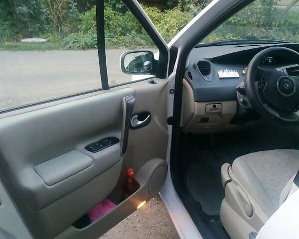 Рено Сценик, объемом двигателя 1.5 л и пробегом 261 тыс. км за 4700 $, фото 14 на Automoto.ua