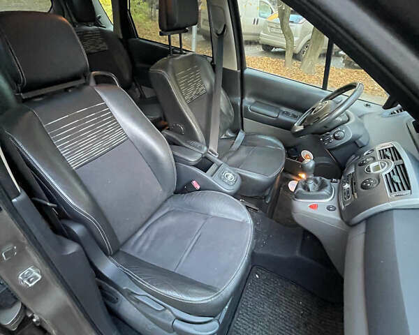 Рено Сценик, объемом двигателя 0 л и пробегом 290 тыс. км за 5400 $, фото 14 на Automoto.ua