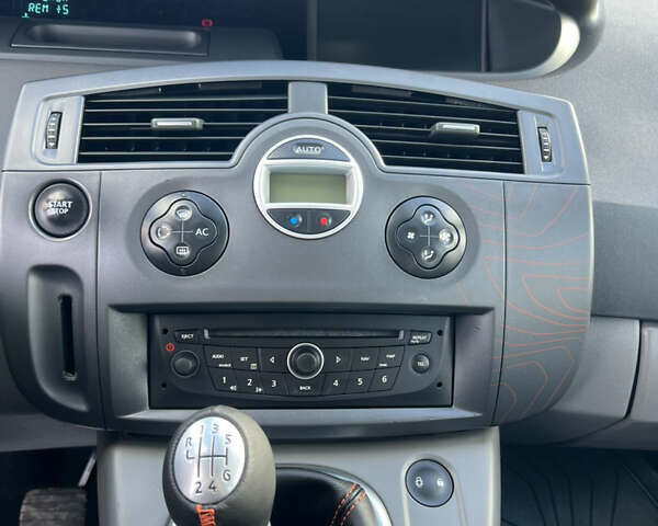 Рено Сценик, объемом двигателя 1.6 л и пробегом 250 тыс. км за 6100 $, фото 16 на Automoto.ua