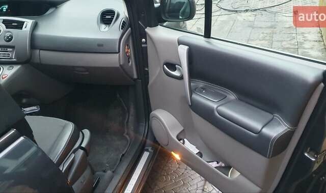 Рено Сценик, объемом двигателя 2 л и пробегом 254 тыс. км за 6199 $, фото 12 на Automoto.ua