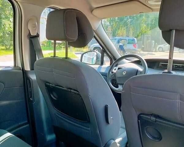 Рено Сценик, объемом двигателя 1.46 л и пробегом 267 тыс. км за 7200 $, фото 7 на Automoto.ua