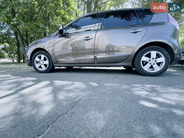 Рено Сценик, объемом двигателя 1.46 л и пробегом 370 тыс. км за 6700 $, фото 2 на Automoto.ua