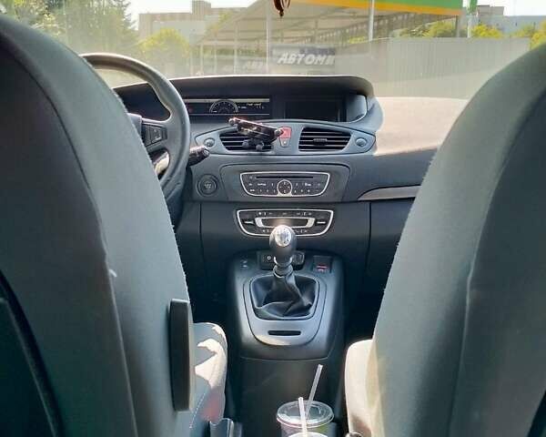 Рено Сценик, объемом двигателя 1.46 л и пробегом 267 тыс. км за 7200 $, фото 8 на Automoto.ua