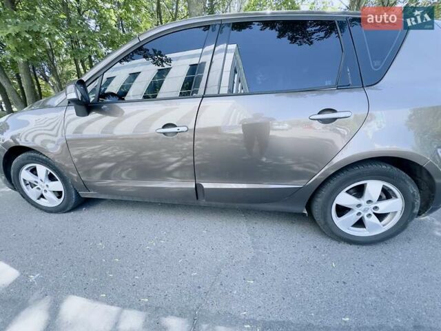 Рено Сценик, объемом двигателя 1.46 л и пробегом 370 тыс. км за 6700 $, фото 1 на Automoto.ua