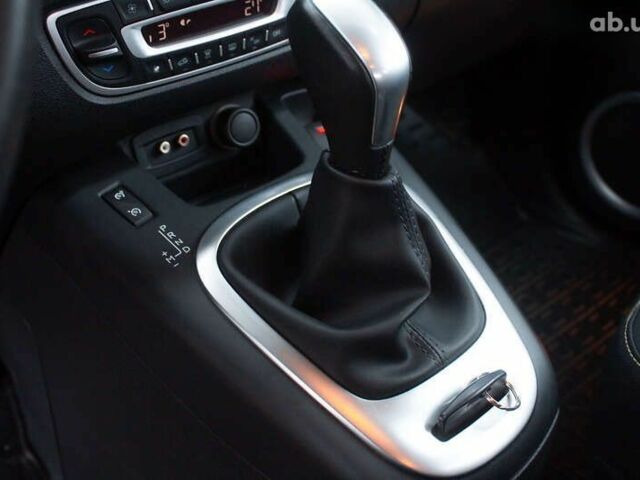 Рено Сценик, объемом двигателя 2 л и пробегом 130 тыс. км за 8200 $, фото 24 на Automoto.ua