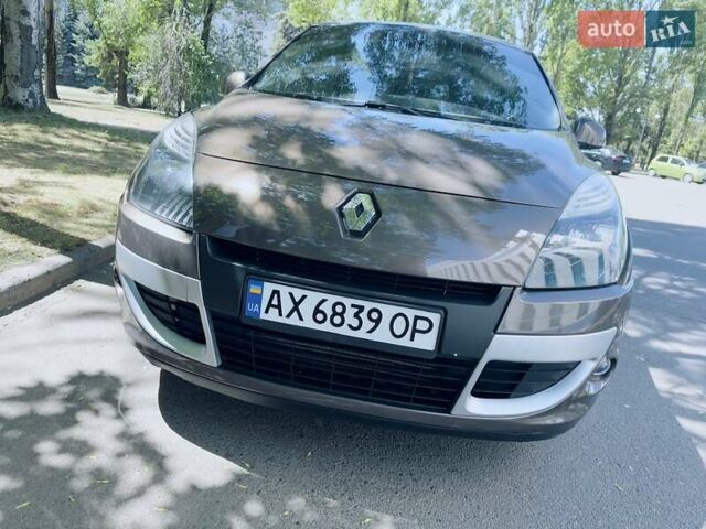 Рено Сценик, объемом двигателя 1.46 л и пробегом 370 тыс. км за 6700 $, фото 4 на Automoto.ua