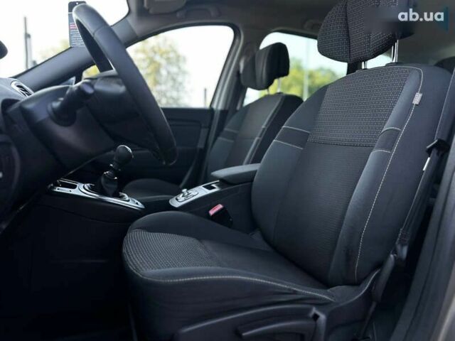 Рено Сценик 2009 в Виннице на Automoto.ua Рено Сценик, объемом двигателя 0 л и пробегом 230 тыс. км за 6200 $, фото 26 на Automoto.ua