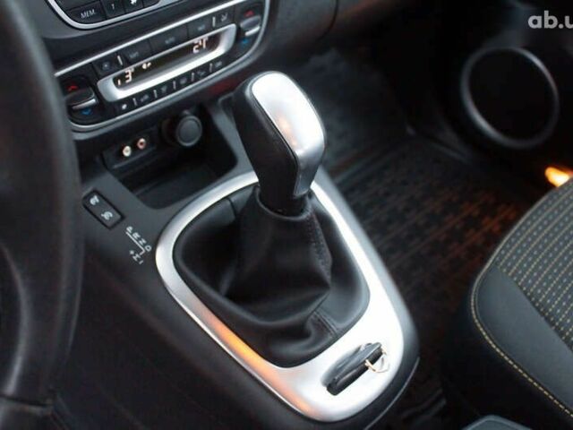 Рено Сценик, объемом двигателя 2 л и пробегом 130 тыс. км за 8200 $, фото 23 на Automoto.ua