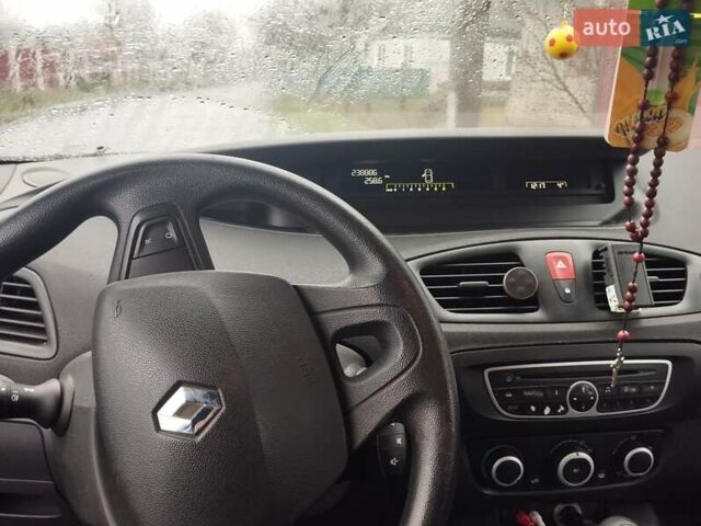 Рено Сценик, объемом двигателя 1.5 л и пробегом 238 тыс. км за 7000 $, фото 9 на Automoto.ua