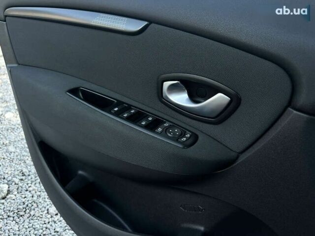 Рено Сценик 2009 в Виннице на Automoto.ua Рено Сценик, объемом двигателя 0 л и пробегом 230 тыс. км за 6200 $, фото 23 на Automoto.ua