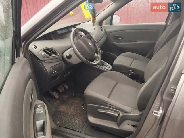 Рено Сценик, объемом двигателя 1.5 л и пробегом 238 тыс. км за 7000 $, фото 2 на Automoto.ua