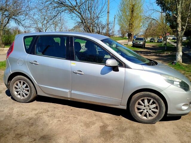 Рено Сценик, объемом двигателя 15 л и пробегом 215 тыс. км за 6800 $, фото 3 на Automoto.ua