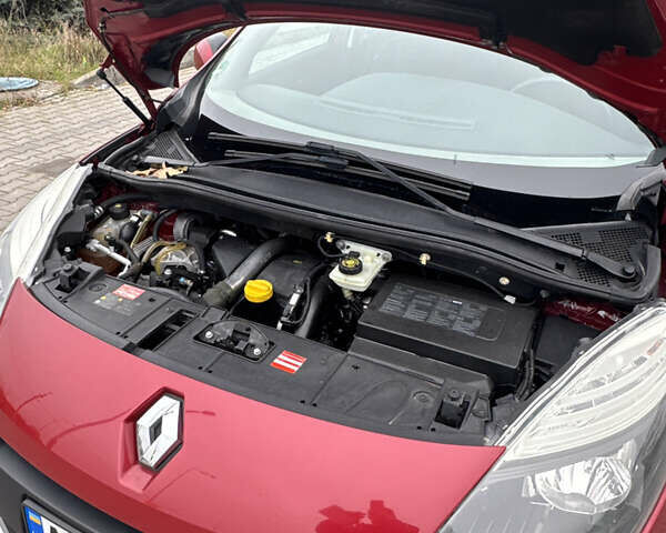 Рено Сценик, объемом двигателя 1.5 л и пробегом 180 тыс. км за 7900 $, фото 11 на Automoto.ua