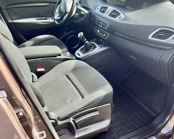 Рено Сценик, объемом двигателя 1.4 л и пробегом 220 тыс. км за 7000 $, фото 11 на Automoto.ua