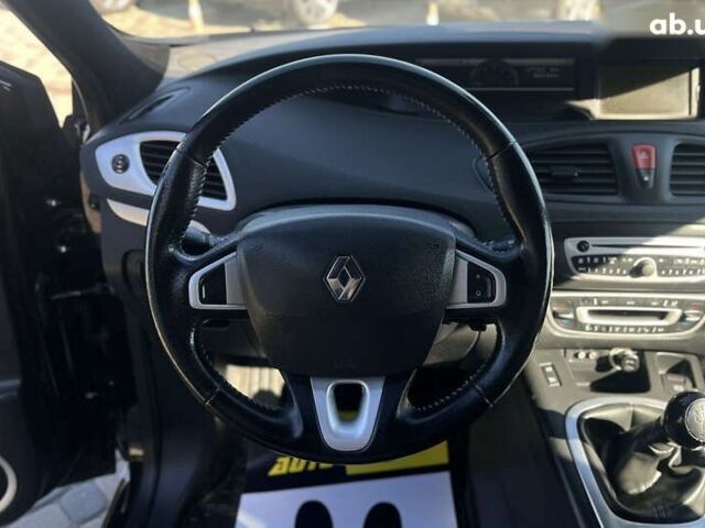 Рено Сценик, объемом двигателя 1.5 л и пробегом 278 тыс. км за 7700 $, фото 19 на Automoto.ua