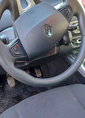 Рено Сценик, объемом двигателя 15 л и пробегом 215 тыс. км за 7950 $, фото 2 на Automoto.ua