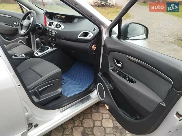 Рено Сценик, объемом двигателя 1.5 л и пробегом 277 тыс. км за 5950 $, фото 10 на Automoto.ua