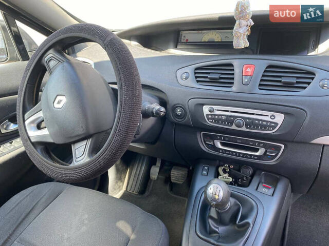 Рено Сценик, объемом двигателя 1.5 л и пробегом 271 тыс. км за 7200 $, фото 4 на Automoto.ua