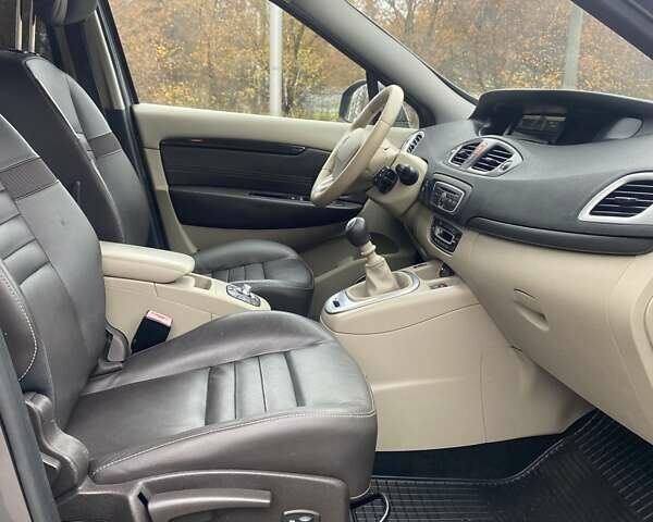 Рено Сценік, об'ємом двигуна 1.6 л та пробігом 196 тис. км за 7800 $, фото 16 на Automoto.ua