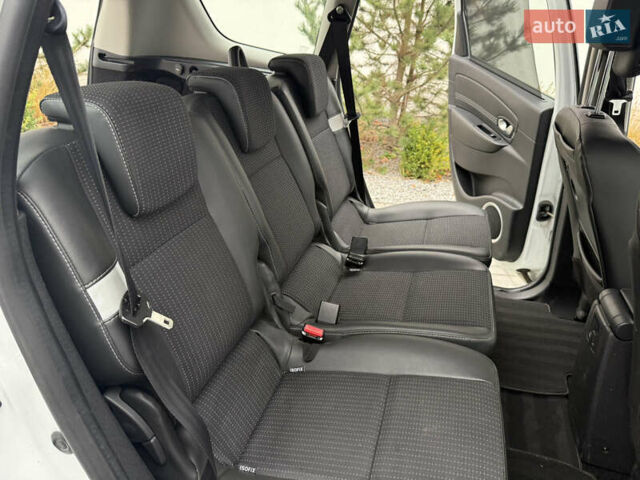 Рено Сценик, объемом двигателя 1.5 л и пробегом 257 тыс. км за 6999 $, фото 33 на Automoto.ua