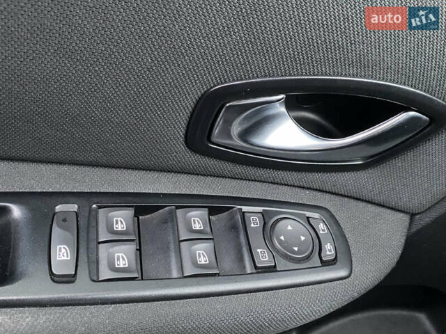 Рено Сценік, об'ємом двигуна 0 л та пробігом 220 тис. км за 8500 $, фото 17 на Automoto.ua