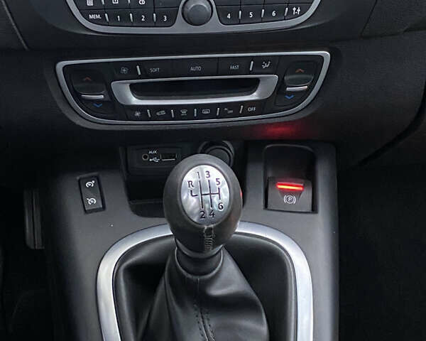 Рено Сценік, об'ємом двигуна 0 л та пробігом 220 тис. км за 8500 $, фото 15 на Automoto.ua